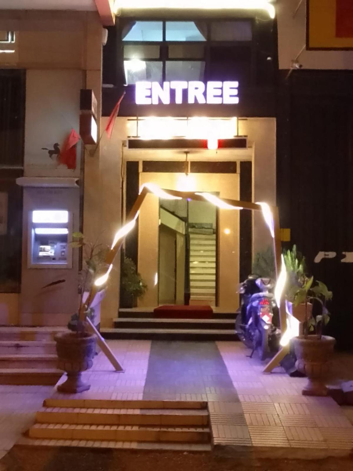 Hotel La Coline Бени Мелал Екстериор снимка
